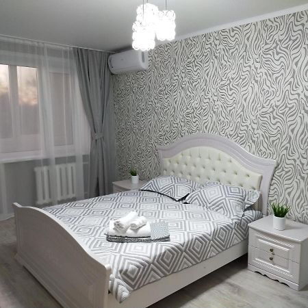 Вип 1комн Айтиева 70 Уральск Экстерьер фото